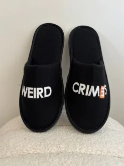 Weird Crimes Latschen