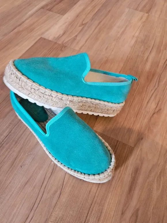 Wildleder-Espadrilles von ASOS.