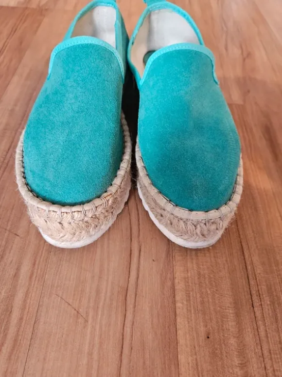 Wildleder-Espadrilles von ASOS.