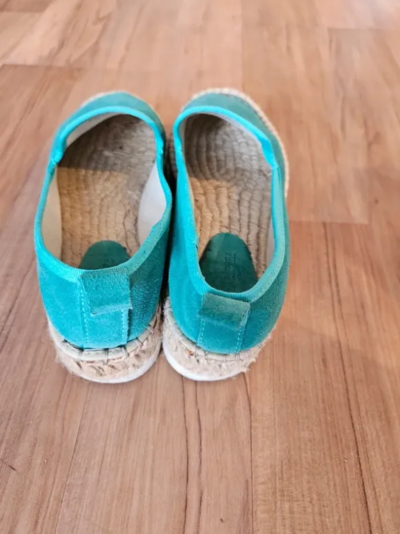Wildleder-Espadrilles von ASOS.