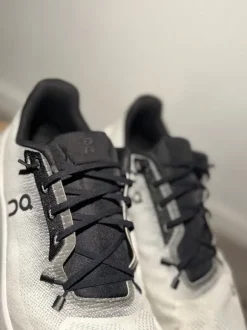 Witte OnCloud Tilt Sneakers – Maat 43, bijna nieuw!