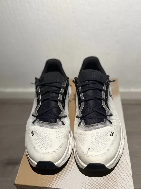 Witte OnCloud Tilt Sneakers – Maat 43, bijna nieuw!
