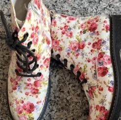 WOW! Sooo schöne Blümchen Boots