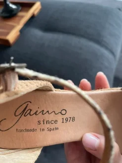 Wunderschöne Keilabsatz-Espadrilles von Gaimo