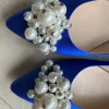 Wunderschöne royalblaue Damenschuhe mit Perlen