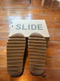 Yeezi slide