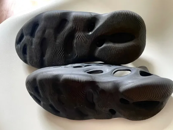 Yeezy Foam Runner Black