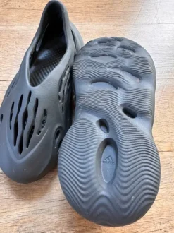 Yeezy Foam Runner Größe 42