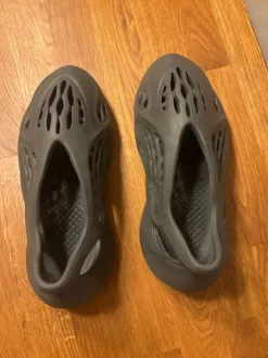 Yeezy foam runner Onyx Grey