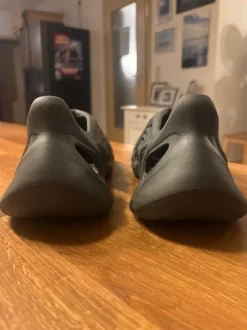 Yeezy foam runner Onyx Grey