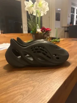 Yeezy foam runner Onyx Grey