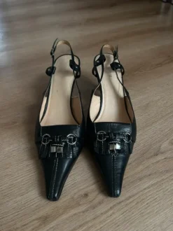 Y2K pumps kitten heel