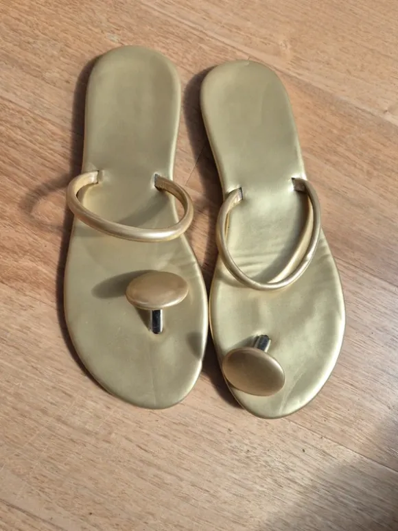 Zehentrenner Sandalen gold 39 Slipper