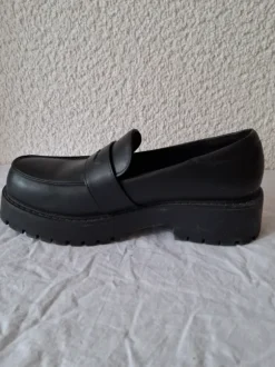 Zwarte chunky loafers met plateauzool van Monki